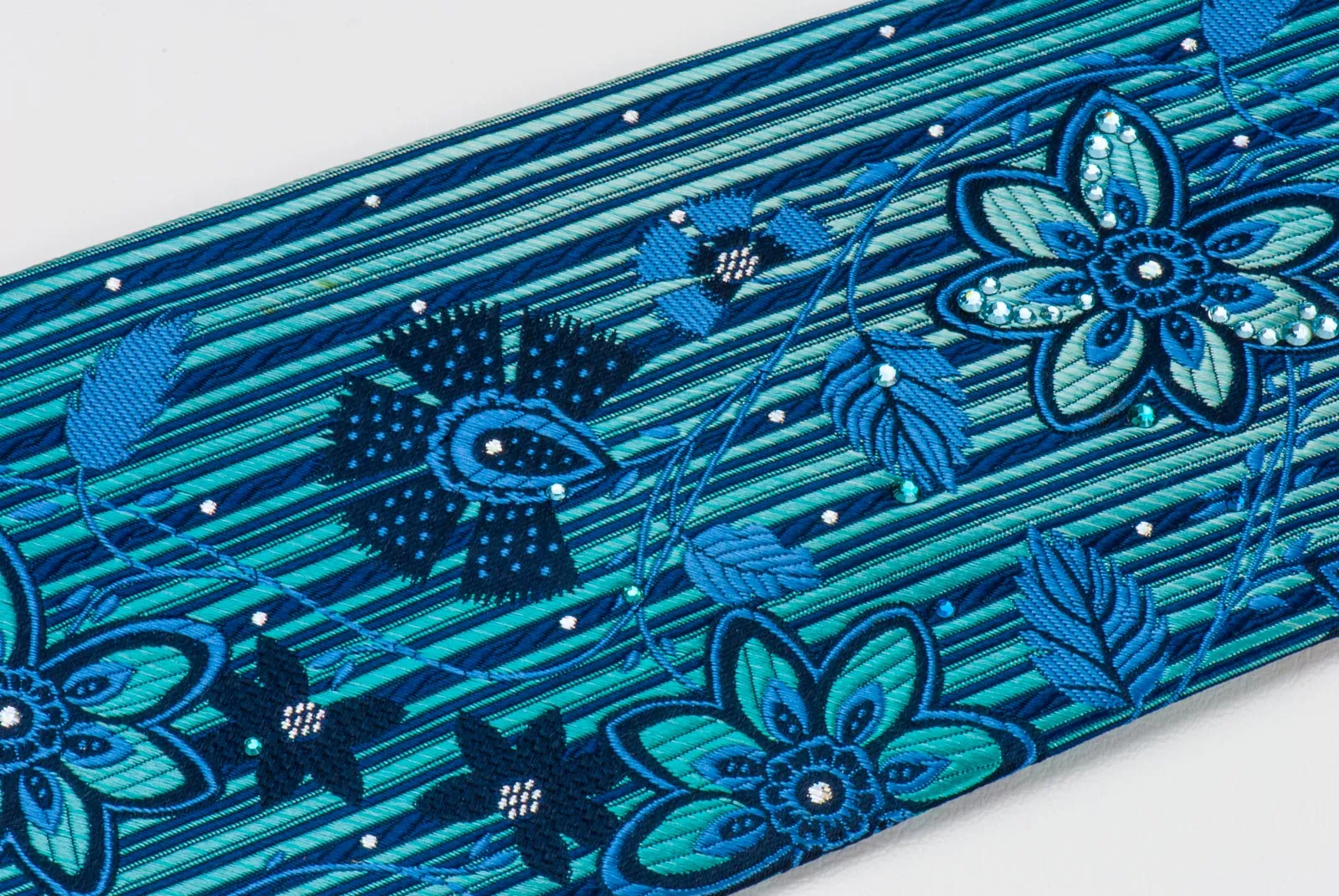 Pierre Cardin Mens Rhinestone Tie Blue Floral Design On Turquoise With Sparkles